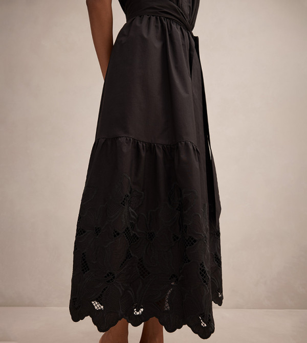فوريفر نيو فوريفر نيو - أسود Midi Dresses
