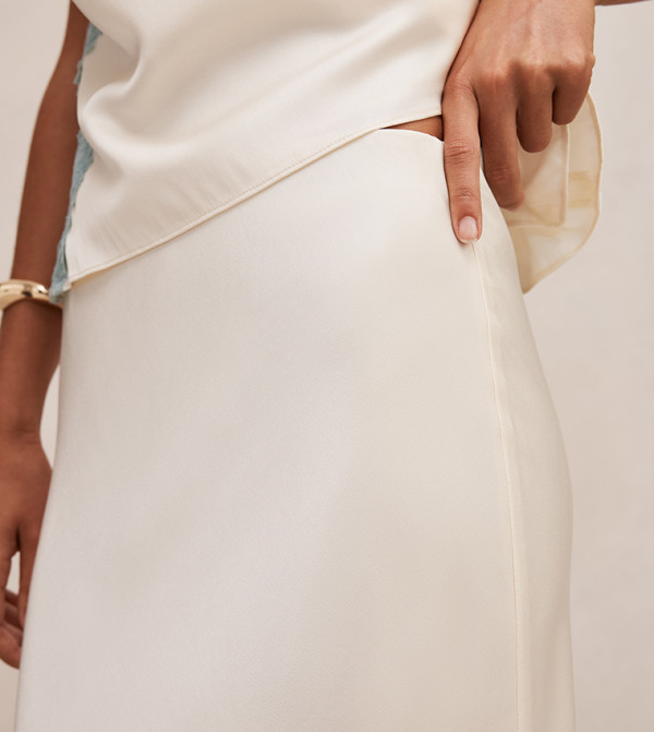 Forever New Women - Cream Midi Skirts