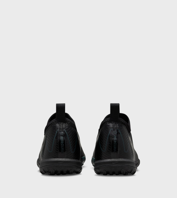 Nike  - Black Low Top