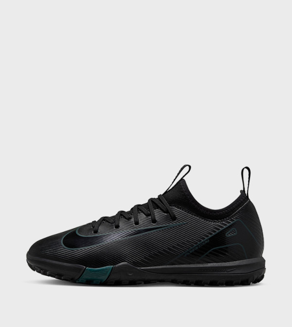Nike  - Black Low Top