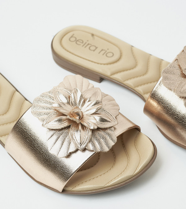 Beira Rio Beira Rio - Gold Flat Sandals