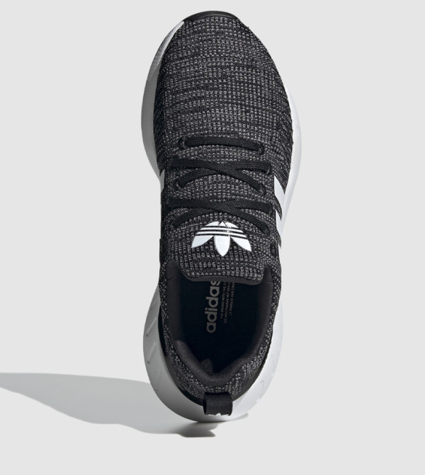 اديداس  أحذية - أسود أحذية برقبة منخفضة 