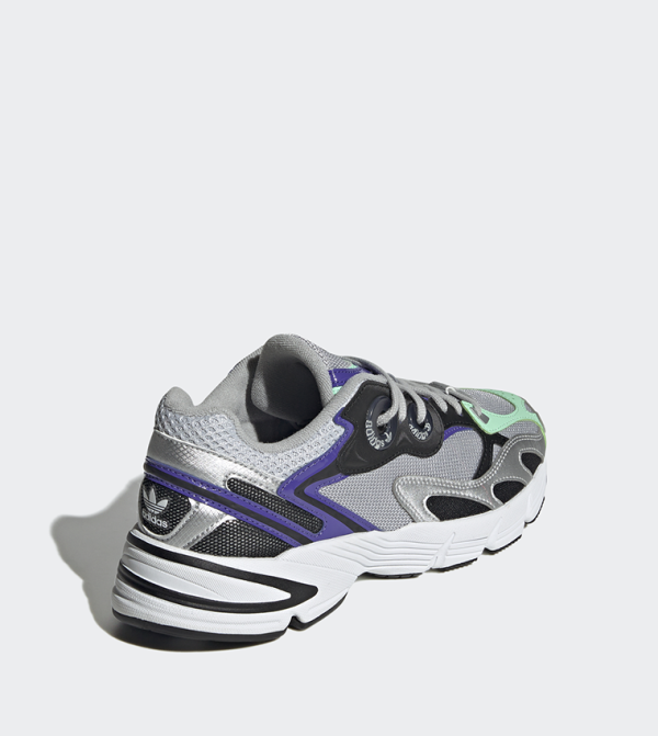 Adidas Sports - Silver Low Top