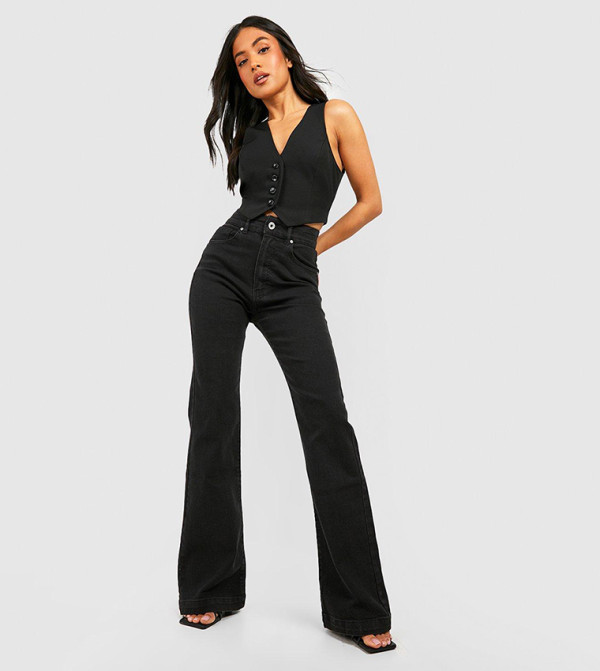 boohoo  Flared Jeans - Black Flared Jeans