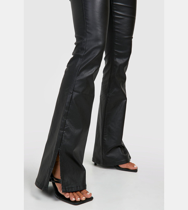 boohoo Flared Jeans - Black Flared Jeans