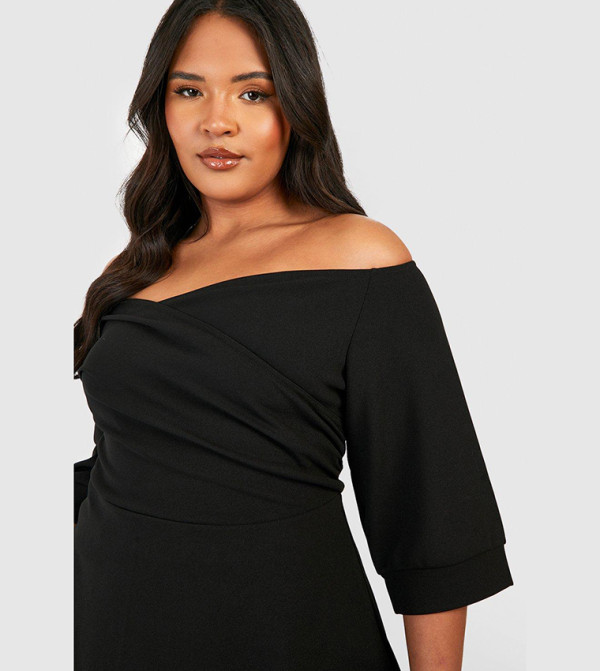 boohoo  Plus Size - Black Tops & T-shirts