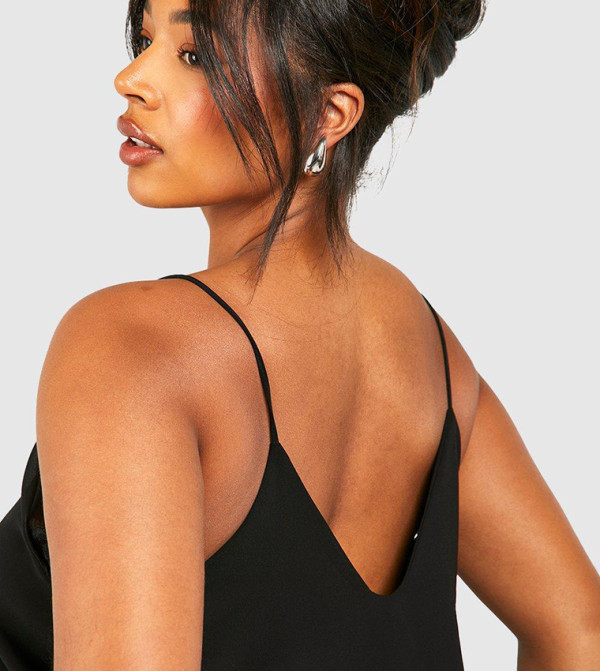 boohoo  Plus Size - Black Tops & T-shirts