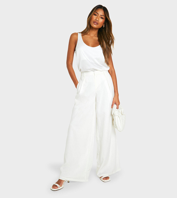بوهو  توبات بلا أكمام  - أبيض Sleeveless Tops