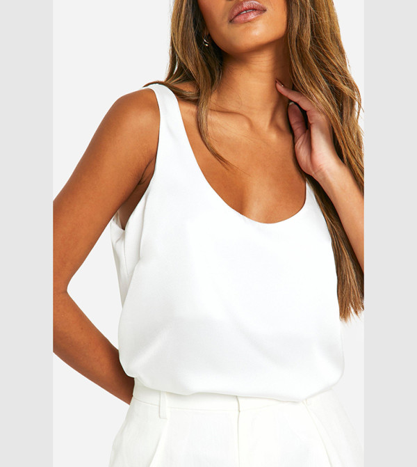 بوهو  توبات بلا أكمام  - أبيض Sleeveless Tops