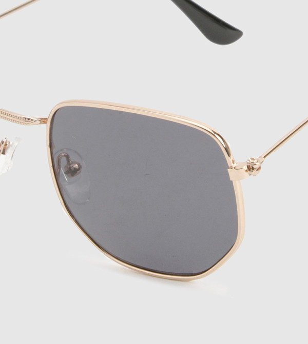 boohoo Sunglasses - Gold undefined