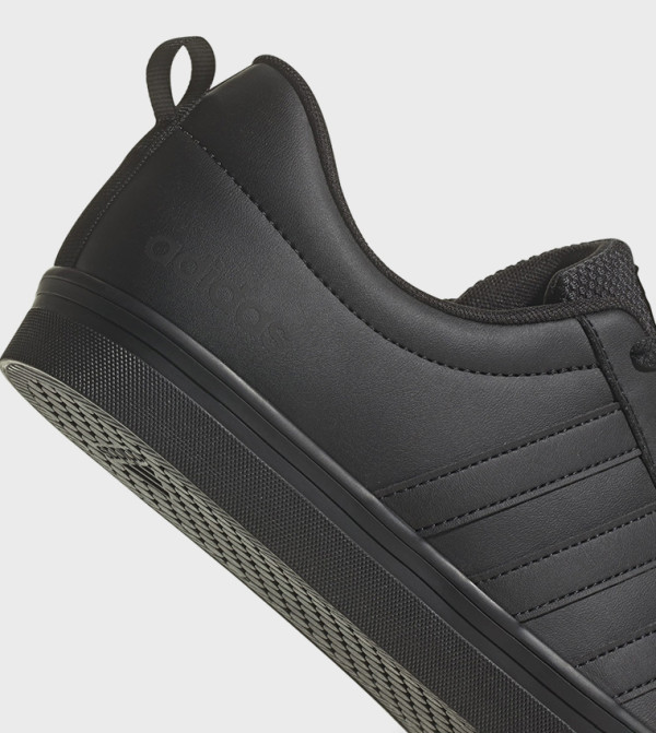 اديداس  أحذية سنيكرز - أسود أحذية برقبة منخفضة 