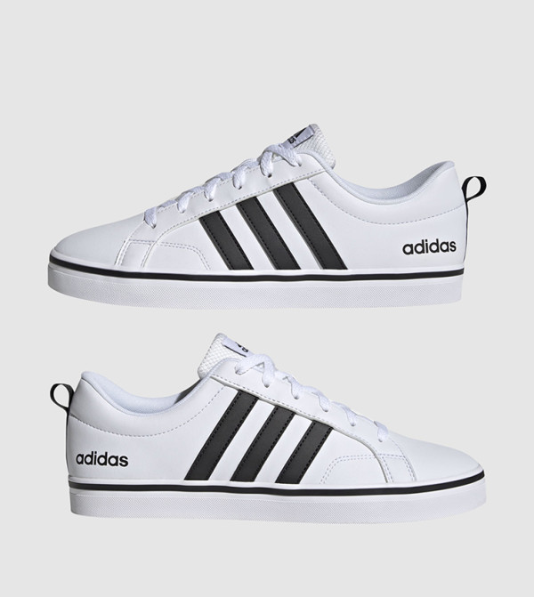 اديداس  أحذية سنيكرز - أبيض أحذية برقبة منخفضة 