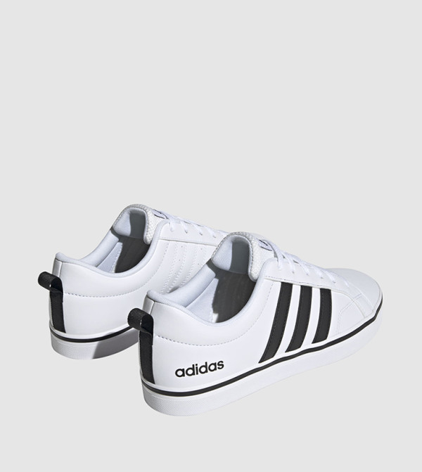 اديداس  أحذية سنيكرز - أبيض أحذية برقبة منخفضة 