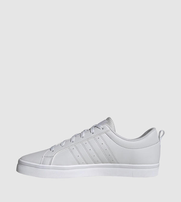 اديداس  أحذية سنيكرز - رمادي أحذية برقبة منخفضة 