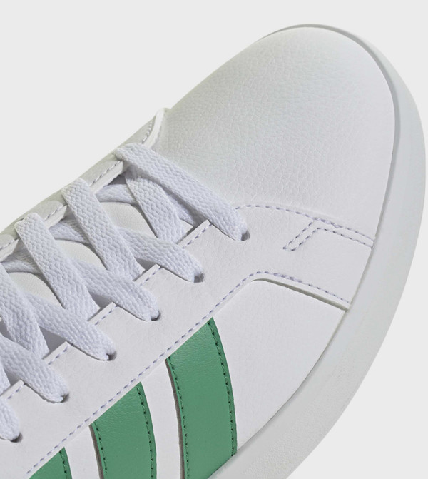 اديداس  أحذية سنيكرز - أبيض أحذية برقبة منخفضة 