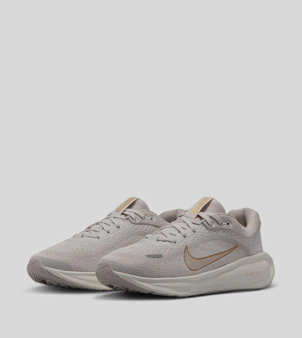 Nike  Sports Shoes - Off White Running & Training