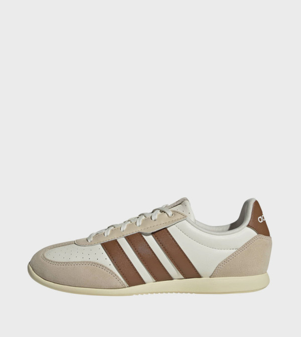 Adidas Sneakers - Off White Low Top