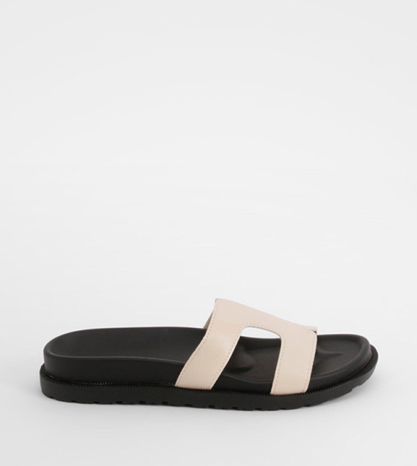 boohoo boohoo - Nude Flat Sandals