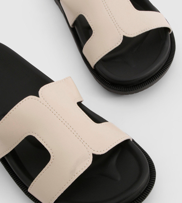 boohoo boohoo - Nude Flat Sandals