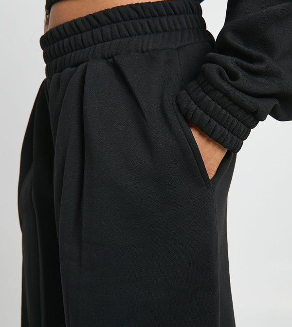 boohoo Sweatpants - Black Sweatpants
