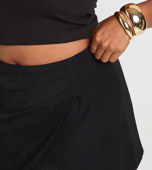 boohoo  Shorts - Black Shorts