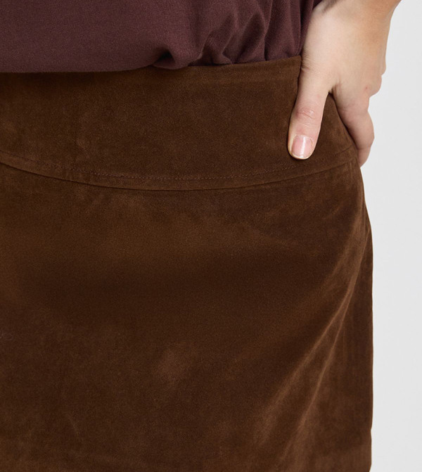 بوهو  - بني  Mini Skirts