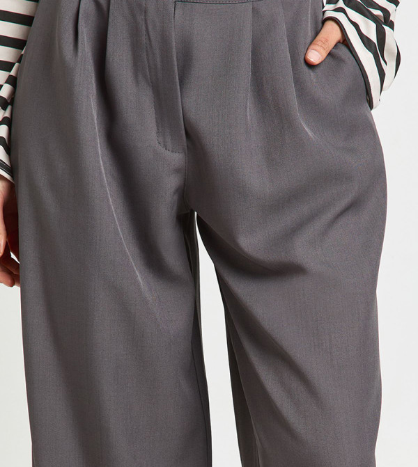 boohoo  Clothing - Grey Casual Pants