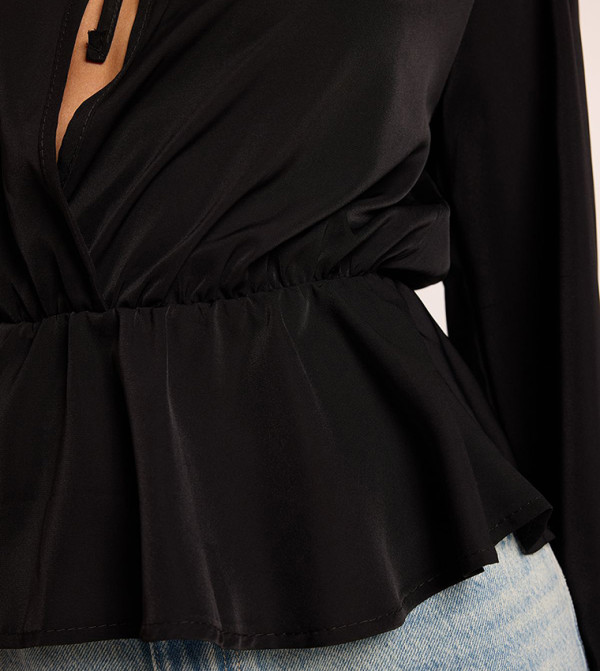 بوهو  توبات قصيرة - أسود Cropped Tops