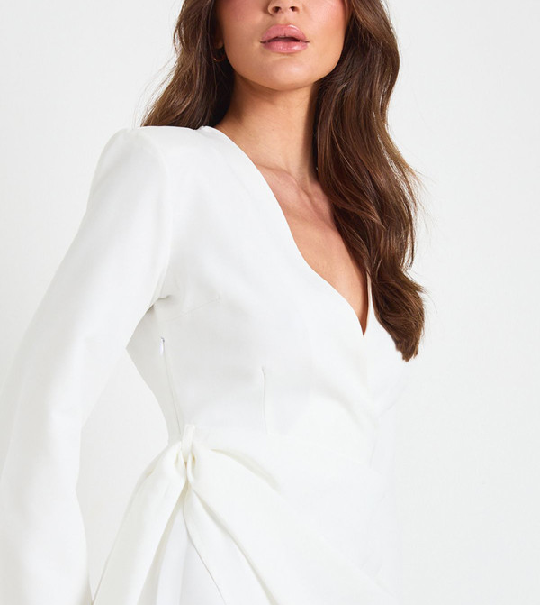 boohoo - White Mini Dresses
