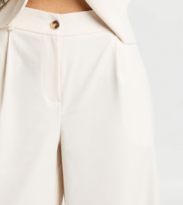 boohoo  summer-tailoring - Off White Casual Pants