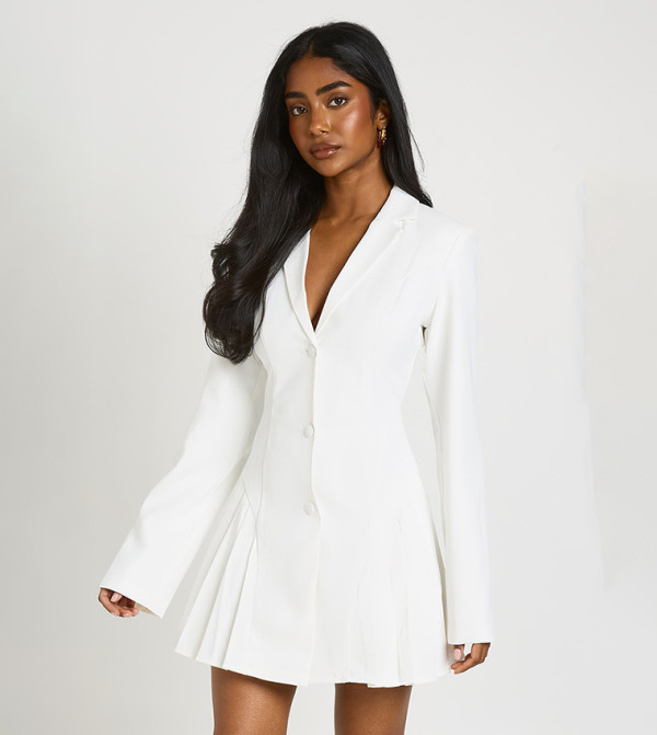 boohoo  Clothing - White Mini Dresses