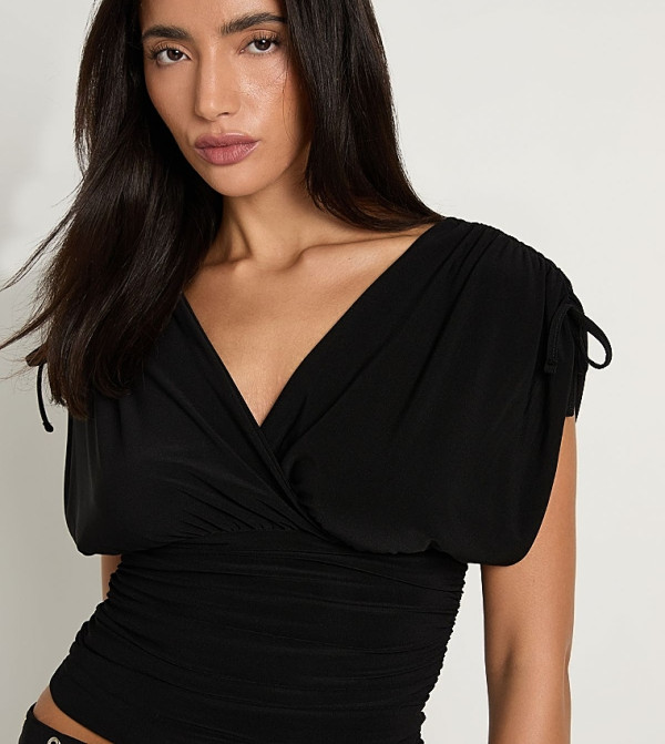 بوهو توبات قصيرة - أسود Cropped Tops