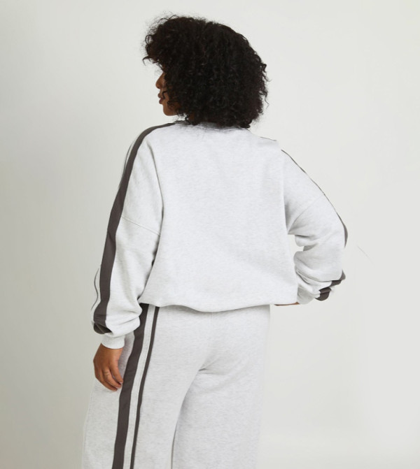 boohoo  Hoodies & Sweatshirts - Grey Hoodies & Sweatshirts