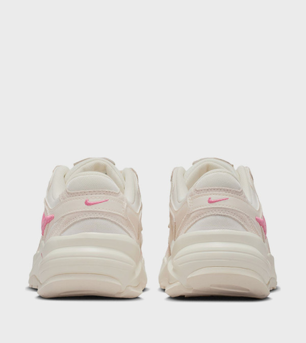 Nike  - White Low Top