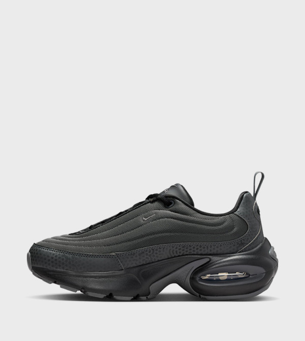 Nike Nike - Black Low Top