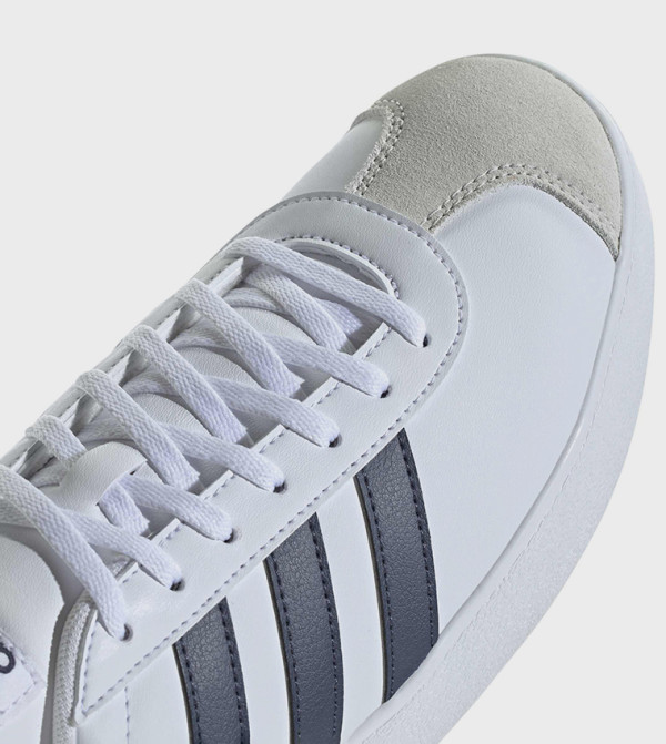 اديداس  أحذية سنيكرز - أبيض أحذية برقبة منخفضة 