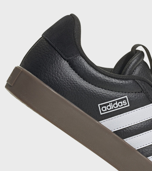 Adidas  Sneakers - Black Low Top