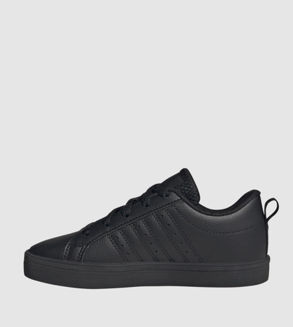 Adidas  Footwear - Black Low Top