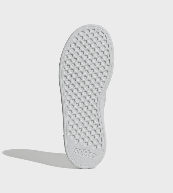 Adidas  Footwear - White Low Top