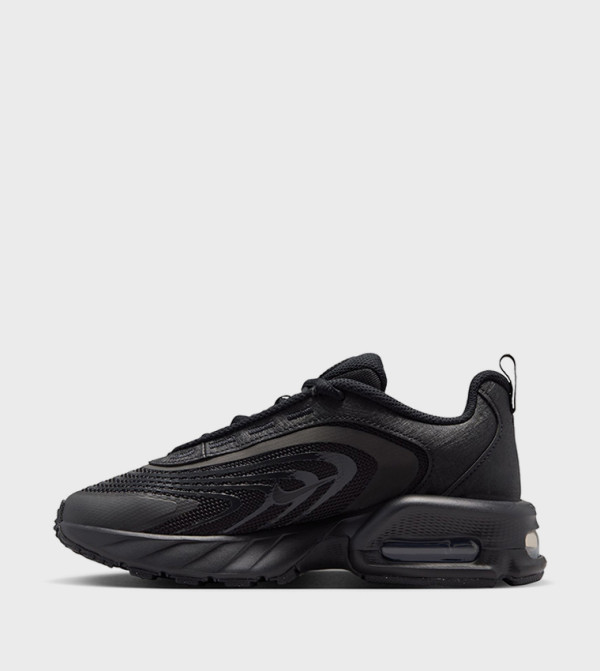 Nike - Black Low Top