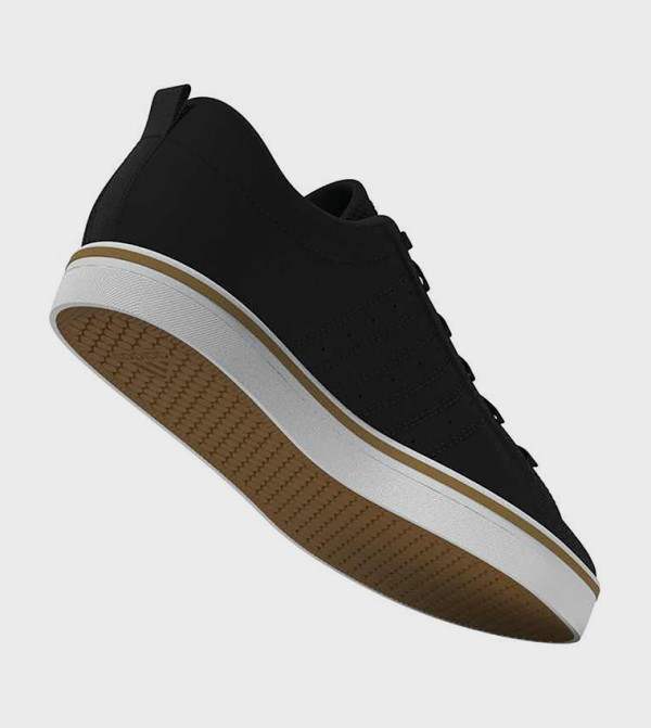 اديداس  أحذية برقبة قصيرة - أسود أحذية برقبة منخفضة 