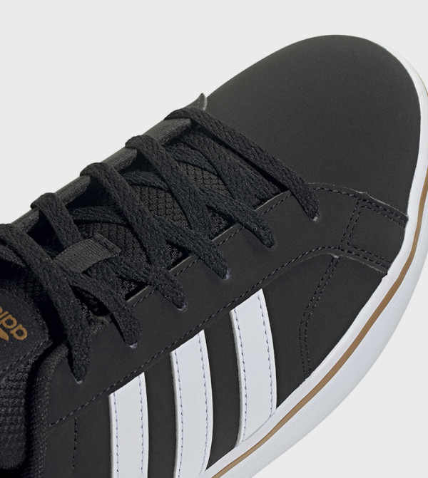 اديداس  أحذية برقبة قصيرة - أسود أحذية برقبة منخفضة 