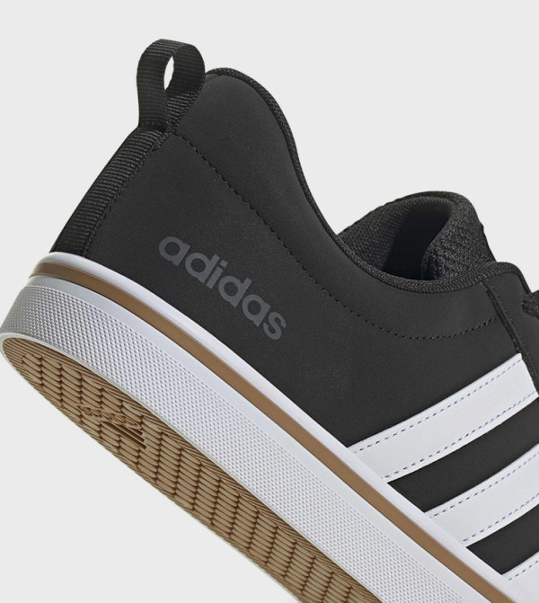 اديداس  أحذية برقبة قصيرة - أسود أحذية برقبة منخفضة 