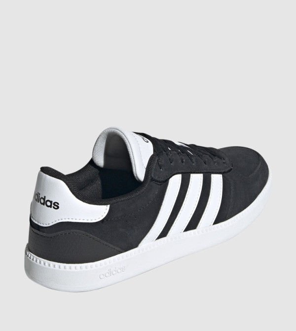 Adidas Adidas - Black Low Top