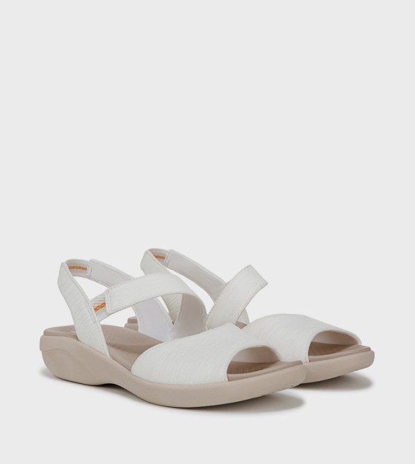 بيزيس  - أبيض Flat Sandals