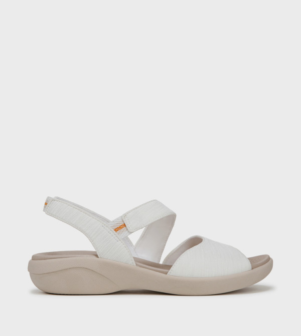 بيزيس  - أبيض Flat Sandals