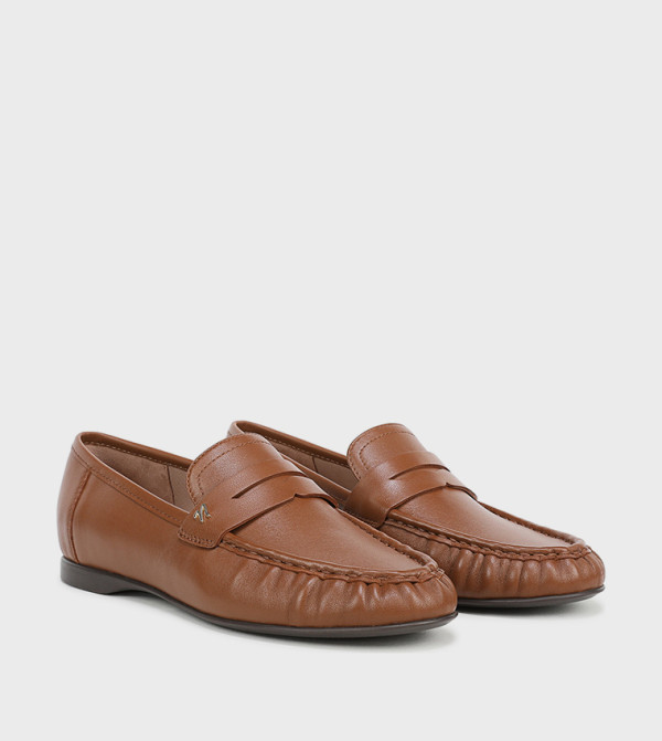 Naturalizer  Loafers & Mocassins - Tan undefined