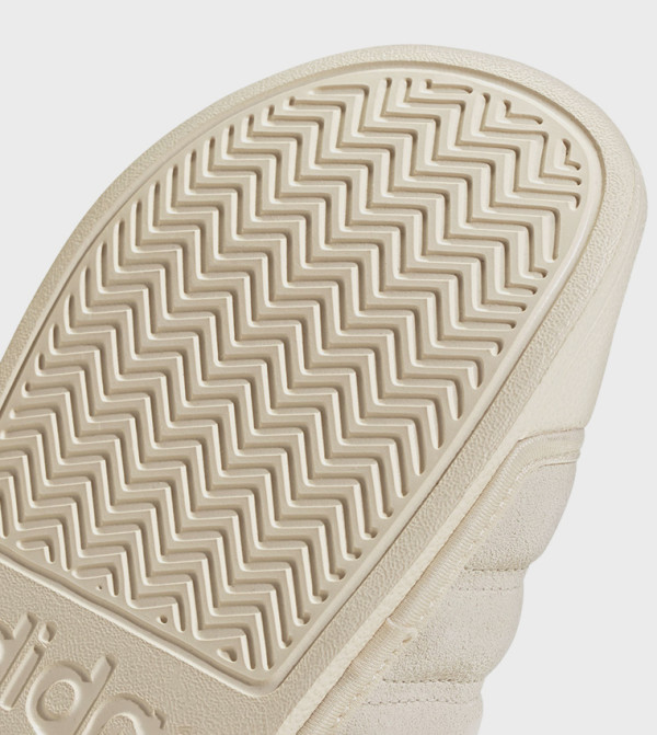 اديداس  أحذية - عاجي  صندل