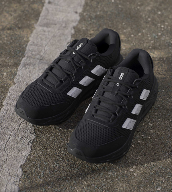 اديداس  أحذية سنيكرز - أسود أحذية برقبة منخفضة 