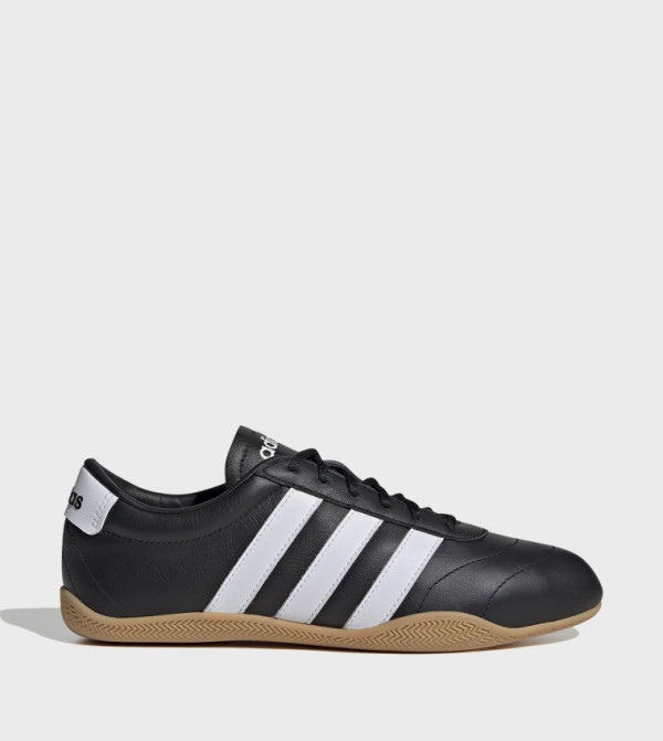 Adidas Adidas - Black Low Top